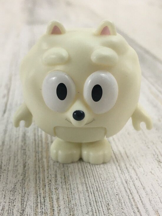 Moose Other - Bluey Pom Pom Figure White Pomeranian Friend NEW